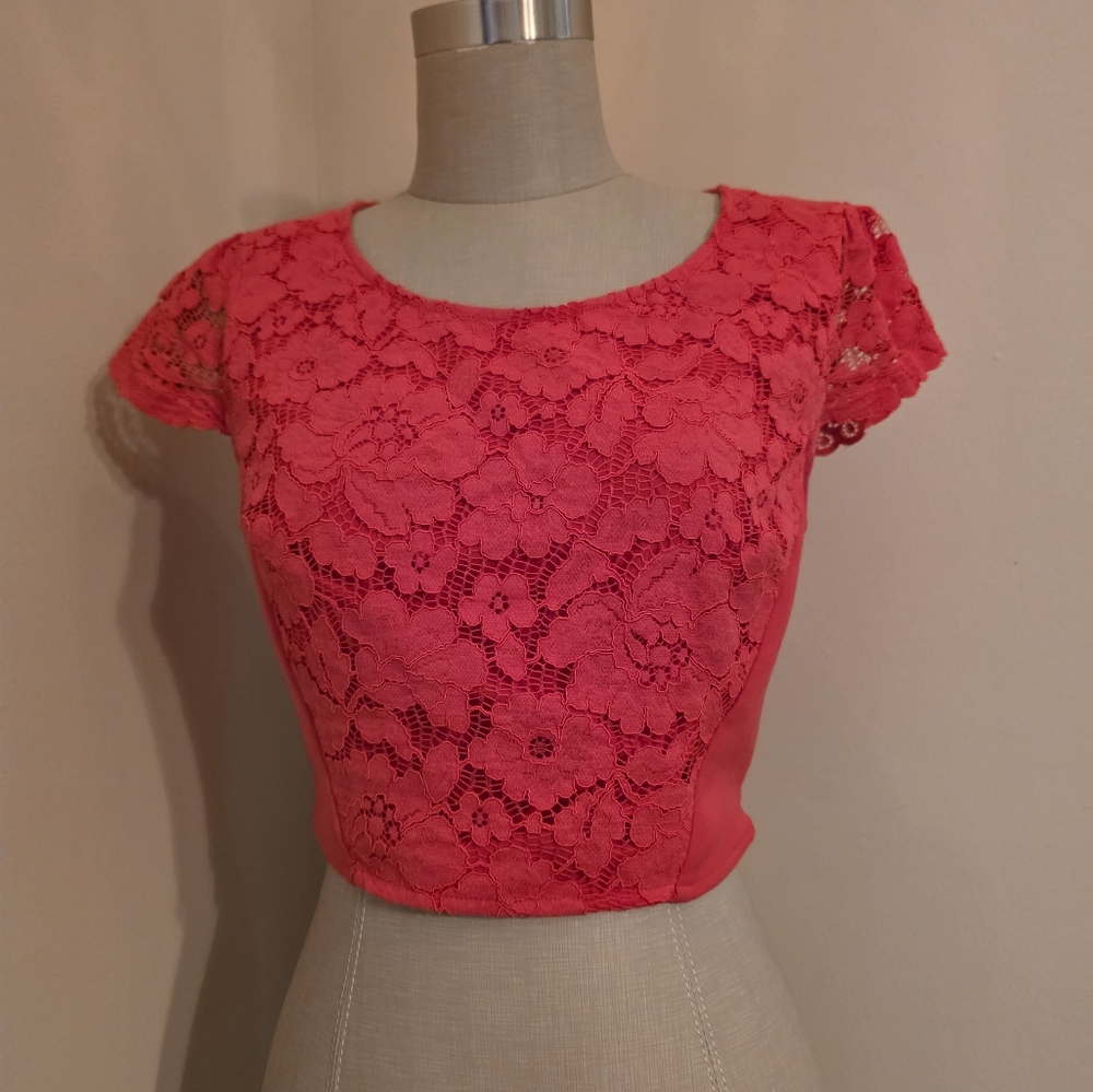 Y2K Bebe - Coral Lace Crop Top. Sz S/P